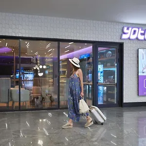 Yotelair Airport, Duty Free - International Transit Area *** Stambuł